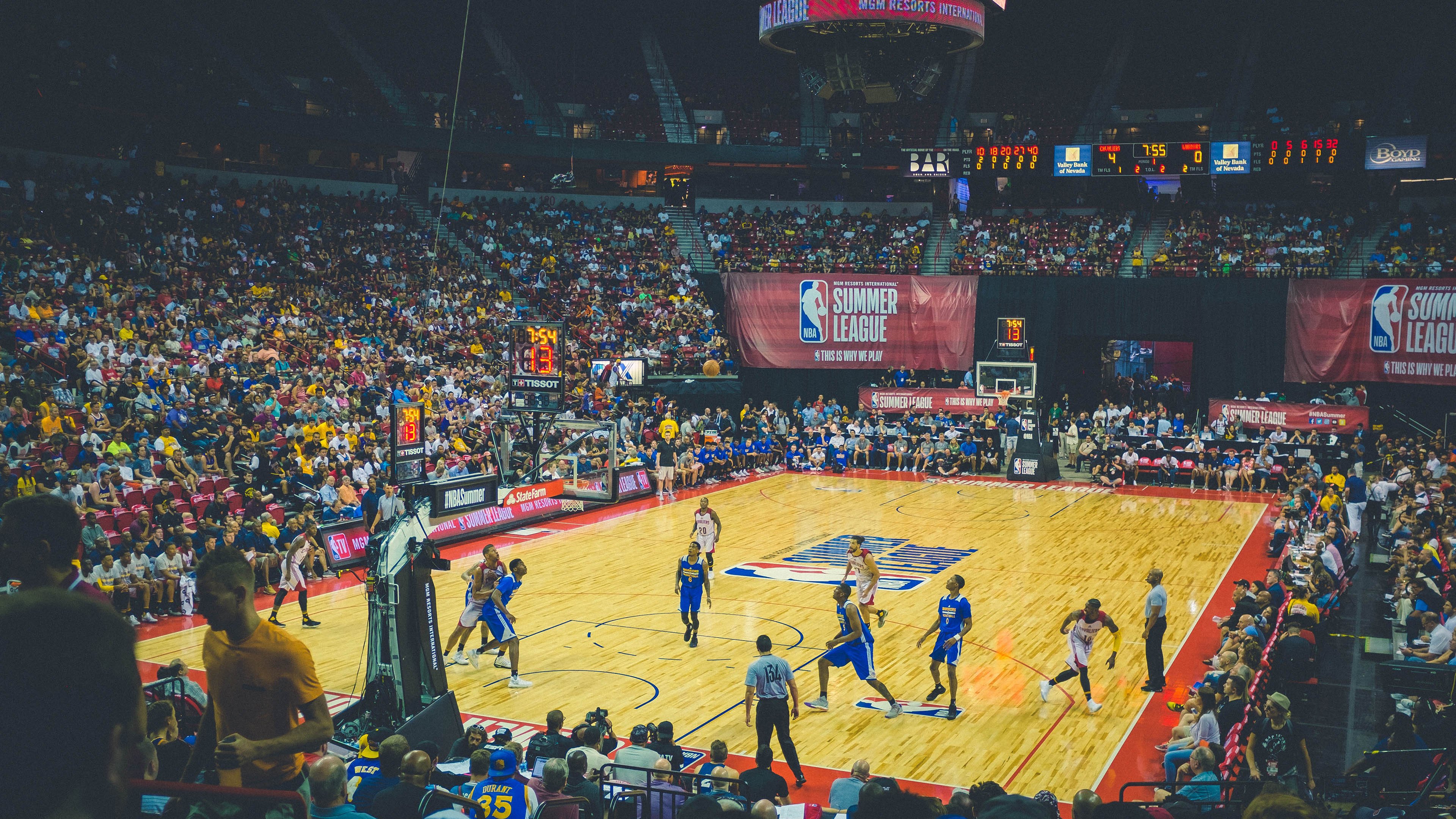 掘金队实力逐渐被看好，冲击西部前四，掘金队的比赛